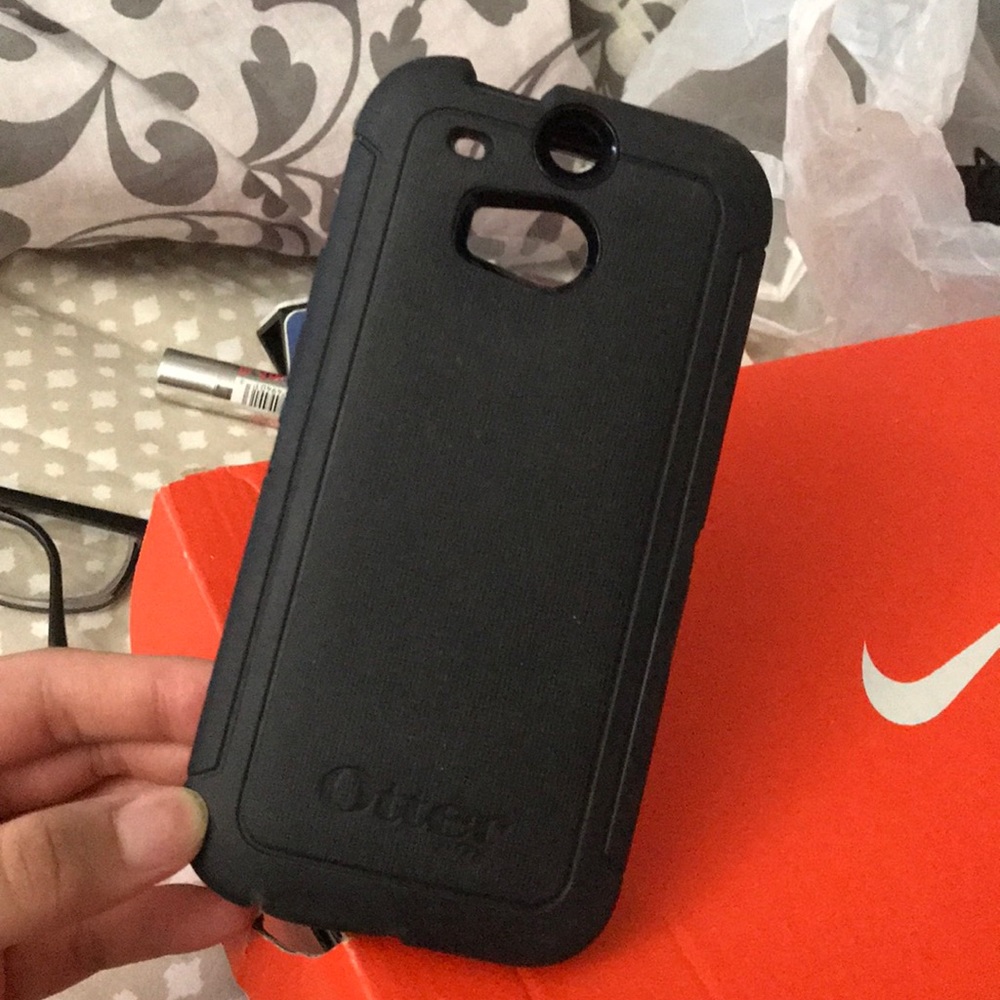 HTC One M8 Otterbox - Picture 2 of 3